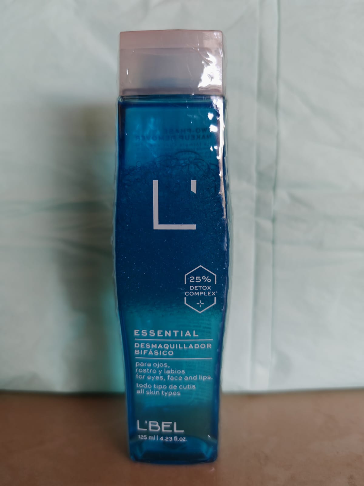 ESSENTIAL DESMAQUILLADOR BIFÁSICO